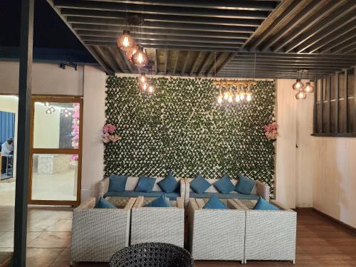 frolic hotel near sec 52 noida metro station