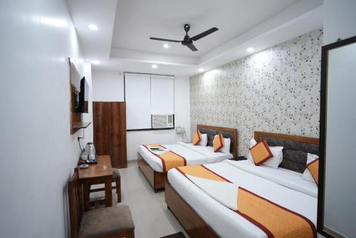 frolic hotel near sec 52 noida metro station