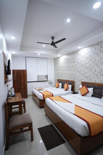frolic hotel near sec 52 noida metro station