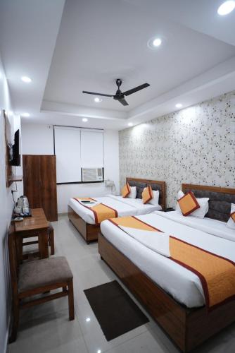frolic hotel near sec 52 noida metro station