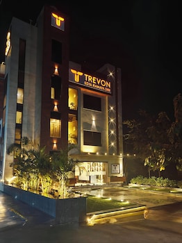 trevon siya ramaya inn