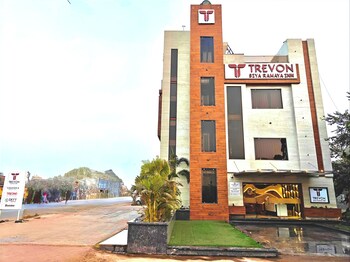 trevon siya ramaya inn
