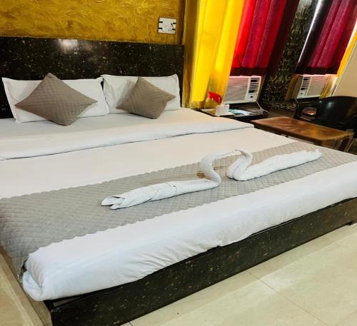 m k hotel and restaurant
