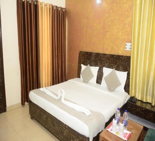 m k hotel and restaurant