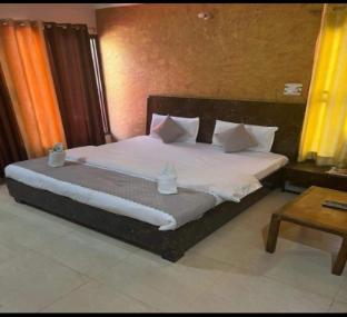 m k hotel and restaurant