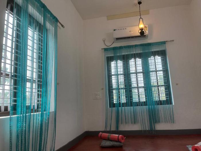 taaraa loca yoga spiritual n dorms