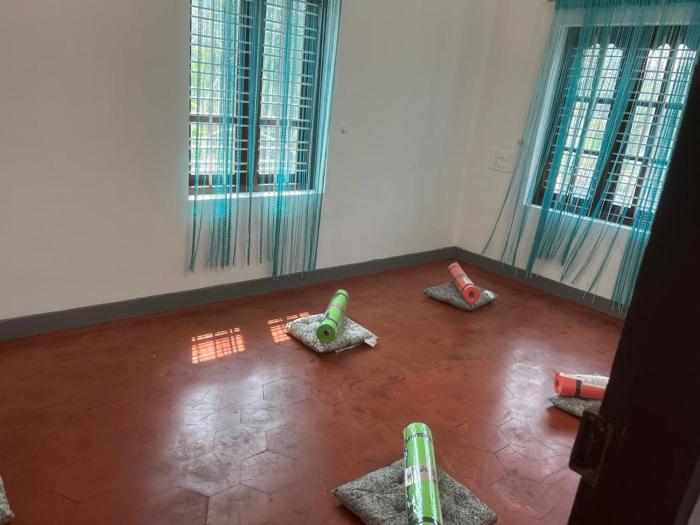 taaraa loca yoga spiritual n dorms