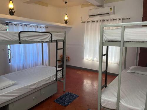 taaraa loca yoga spiritual n dorms