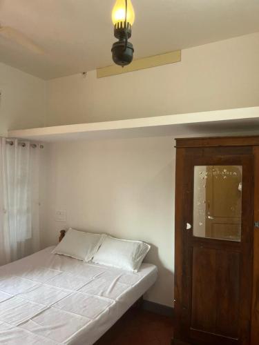taaraa loca yoga spiritual n dorms