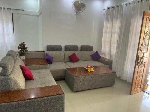 taaraa loca yoga spiritual n dorms