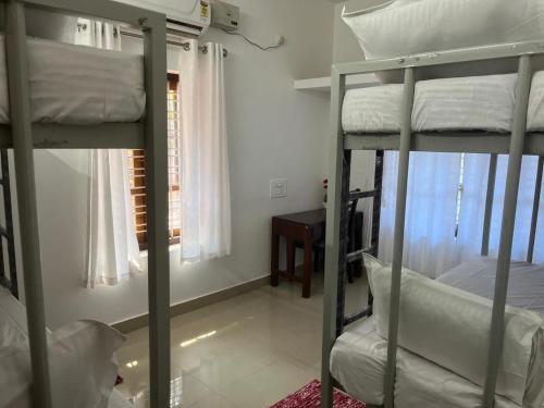taaraa loca yoga spiritual n dorms