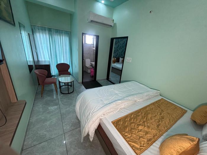hotel neel kamal