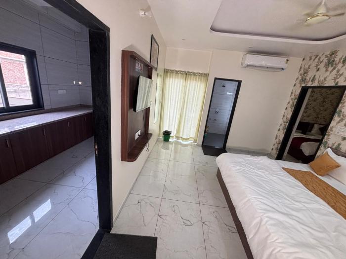 hotel neel kamal