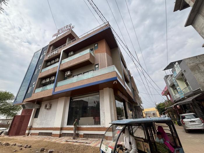 hotel neel kamal