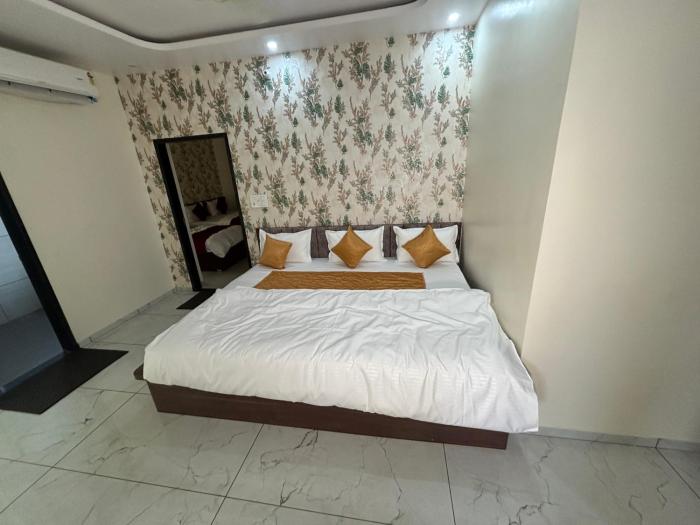 hotel neel kamal