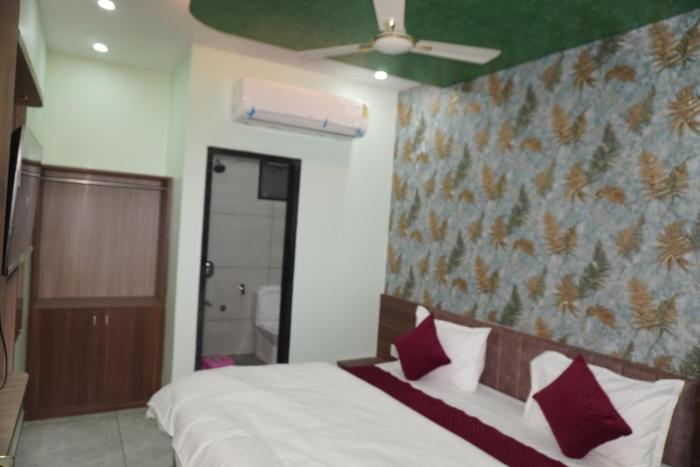 hotel neel kamal