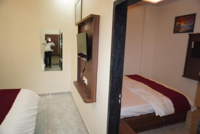 hotel neel kamal