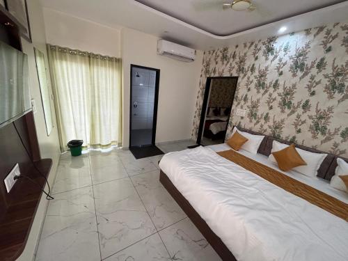 hotel neel kamal