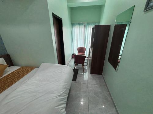 hotel neel kamal
