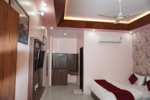 hotel neel kamal