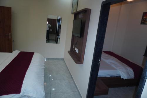 hotel neel kamal