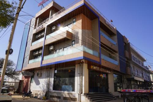hotel neel kamal