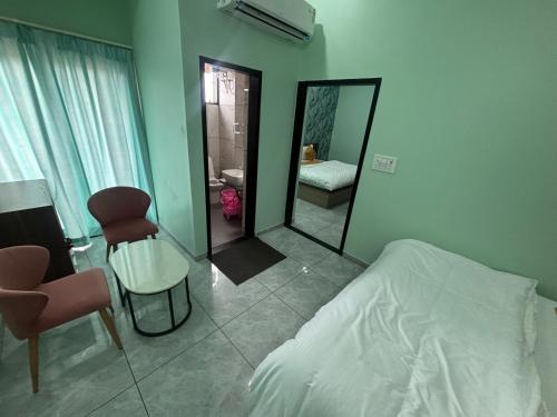 hotel neel kamal