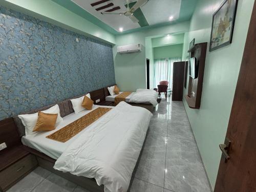 hotel neel kamal