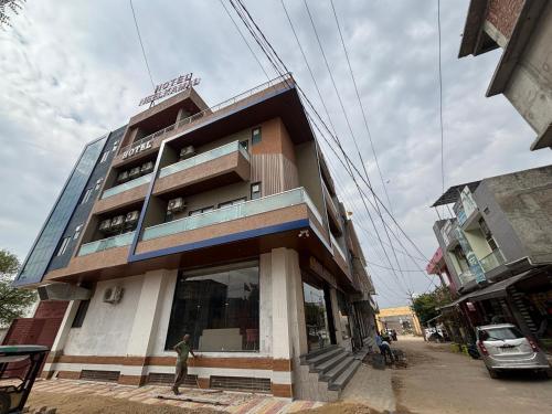 hotel neel kamal