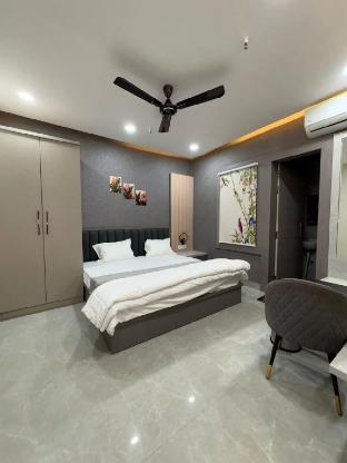 Hotel R J Heights,,2 star