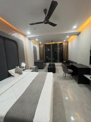 Hotel R J Heights,,2 star