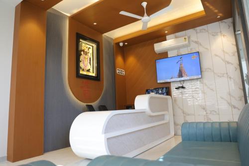 Hotel Barai Palace,,3 star