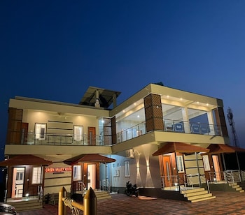 Green Valley Vista,,2 star