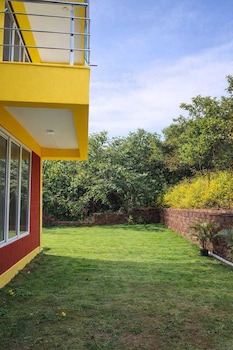 Red Soil Strawberry Farm Villa,,2 star