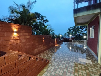 Red Soil Strawberry Farm Villa,,2 star