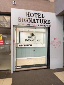 hotel signature bopal