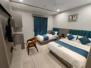 hotel signature bopal