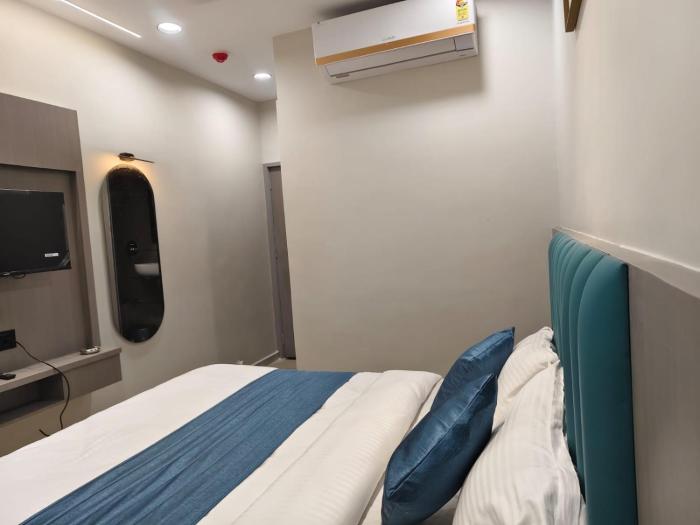 hotel signature bopal