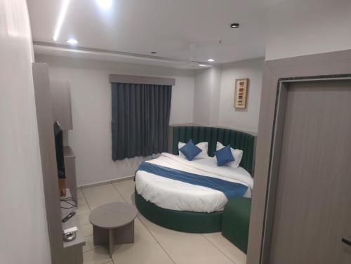 hotel signature bopal