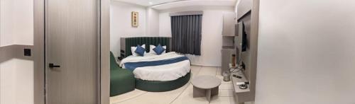 hotel signature bopal