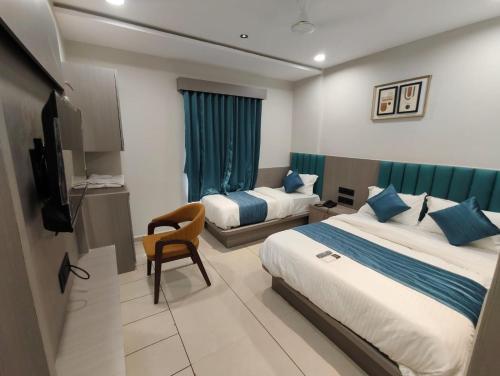 hotel signature bopal