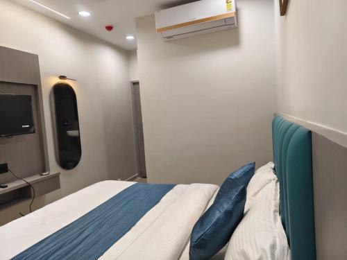 hotel signature bopal