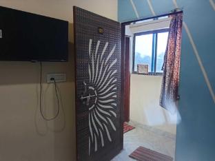 shri kishori kunj home stay