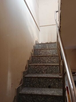 shri kishori kunj home stay