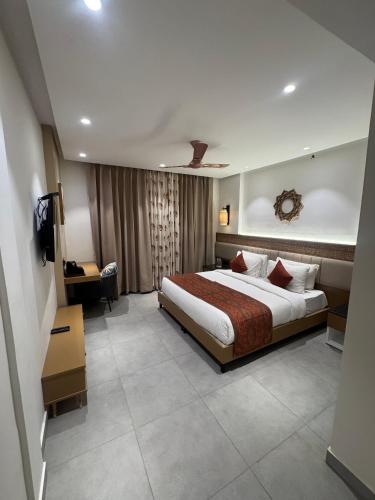 divine oak stay