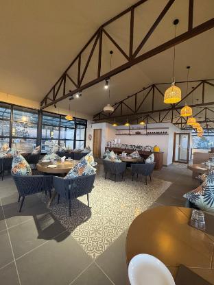divine oak stay