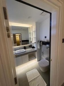 divine oak stay