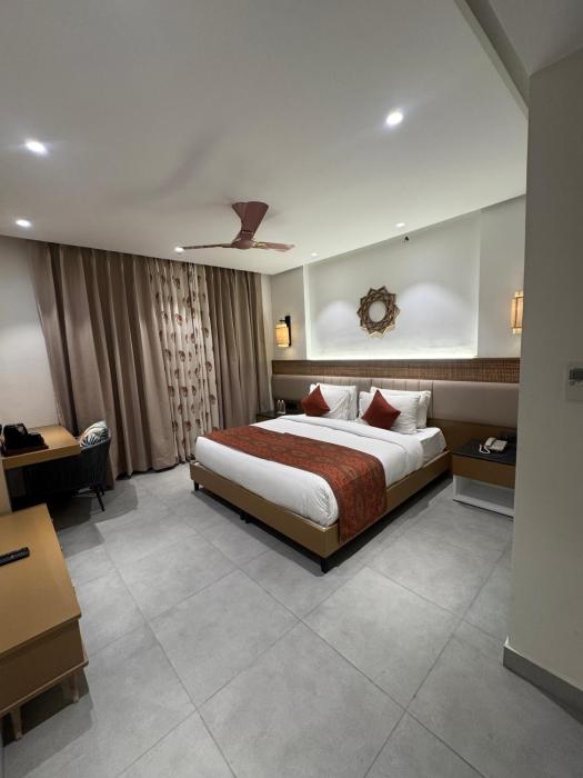 divine oak stay