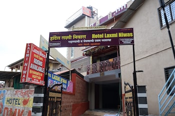 Hotel Laxmi Niwas,,2 star