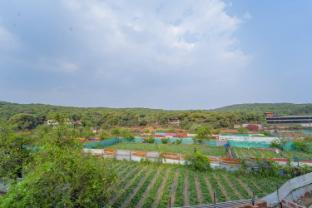 breeze mount villa